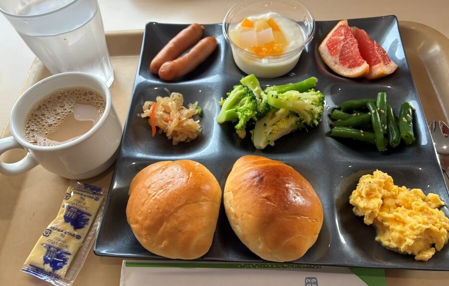 名門大洋フェリー。朝食ブュッフェ。